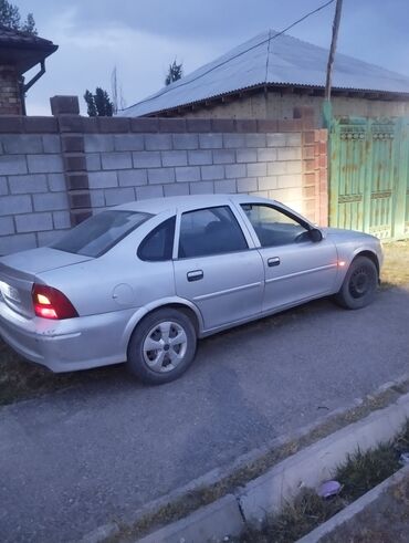 опел синтира: Opel Vectra: 2000 г., 1.6 л, Механика, Бензин