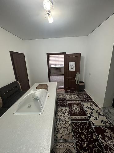 Продажа коттеджей и домов: Продается частный дом с участком 4 соток Район пишпек, главная улица — 10