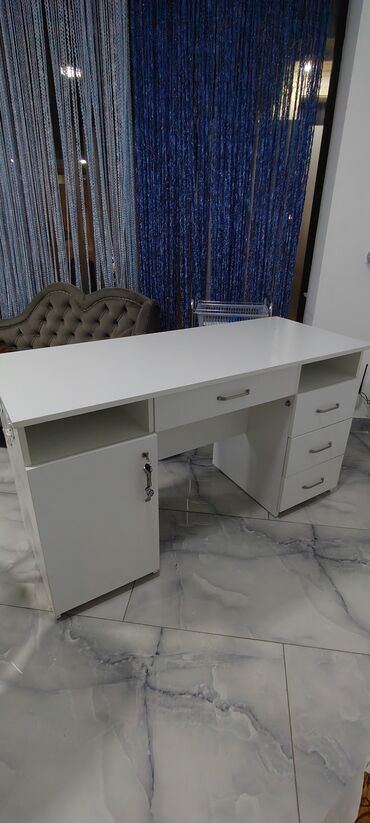 Sifarişlə yazı masaları: Стол в идеальном состоянии. 145*60*80. забирать с гарачухкр — 7