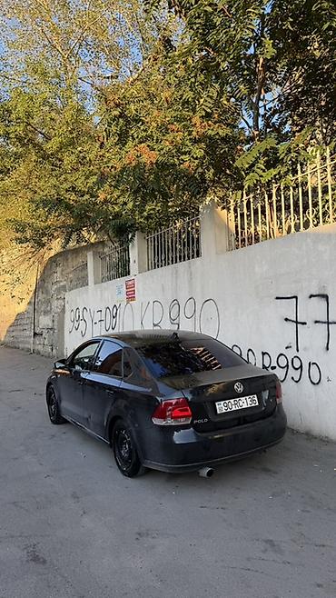 Volkswagen: Volkswagen Polo sedan - Kuzov: 4 qapılı sedan, qara rəng - Mühərrik — 2