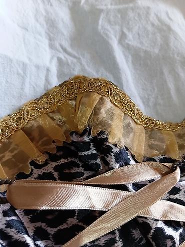 satenske haljine svecane: Kostim/haljina sa leopard printom i zlatnim detaljima - Gornji deo u — 9