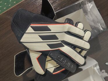 Перчатки: Вратарские перчатки adidas Predator Pro - Размер: 10 (US/UK/EU 10 —