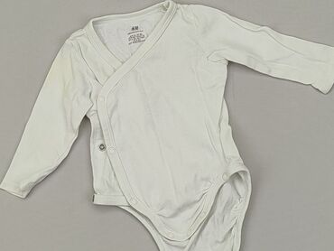 białe body dla niemowlaka: Body, H&M, 0-3 m, 
stan - Zadowalający