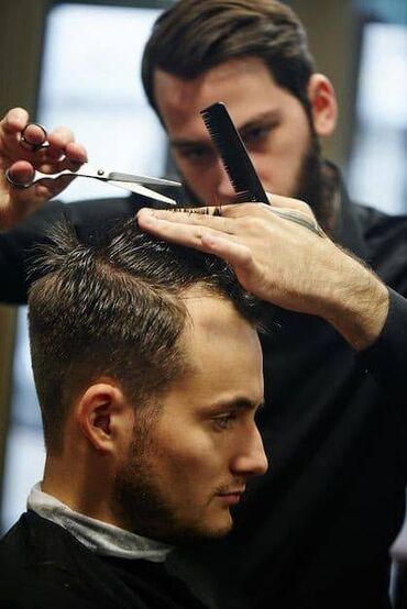 Digər gözəllik və sağlamlıq xidmətləri: 💇🏻‍♂️ Bərbər (kişi bərbəri) kursu 4 aylıq kursdur. Dərslər həftədə 2