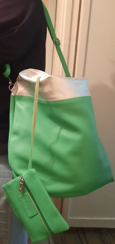 зеленую сумку: Натуральная кожа. Сумка "Трансформер" Производство Турция. Покупали в