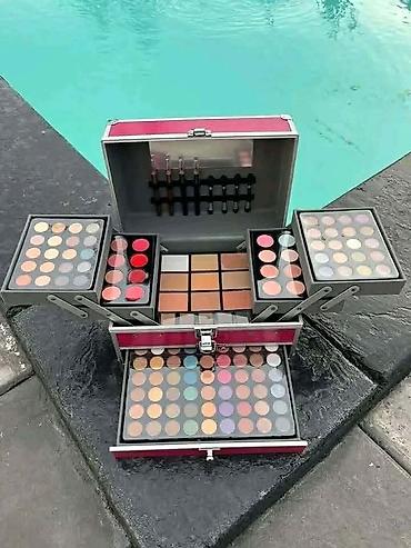 kofer sminka: Kofer šminka 4800 din 🧚🧚 Kofer sminka sadrzi: *94 senki *12 — 1