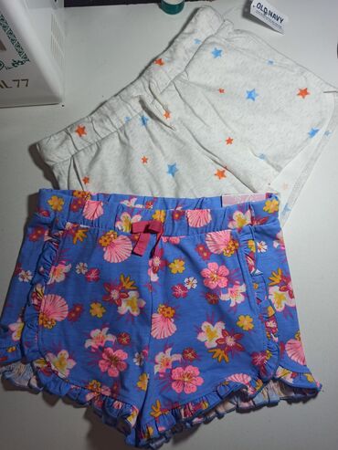 одежда для новорожденных: Новые шорты на девочку 5-8 лет . хлопок . Куплены в Америке. куплены