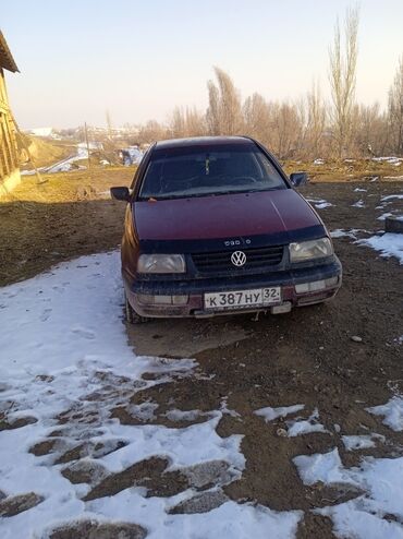 Volkswagen: Volkswagen Vento: 1994 г., 1.8 л, Механика, Бензин