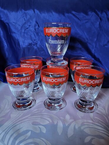 Čaše: Case nove vintaz,eurokrem. Case bez ostecenja sve na njima odsjaj na lalafo.rs — 4 Čaše: Case nove vintaz,eurokrem. Case bez ostecenja sve na njima odsjaj — 4