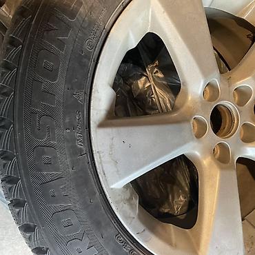 Шины и диски: Размер 235/60 R 18 Зимние шины Roadstone (M+S, символ снежинки) на — 1