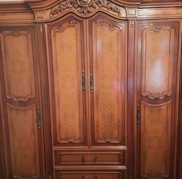 Yataq otağı dəstləri: 2 təknəfərlik çarpayı, Dolab, Termo, 2 tumba, İşlənmiş
