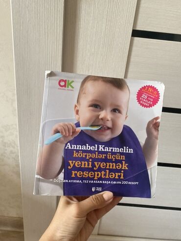 Bu kitab Annabel Karmelin körpələr üçün yeni yemək reseptlərini təqdim