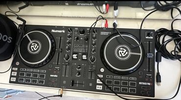 Kontrollerlər: Dj aparatı Numark Mixtrack Pro FX DJ kontrolleri, daxili səs kartı və