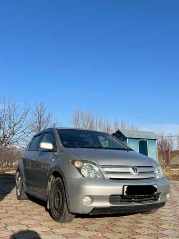 тв на авто: Toyota ist: 2003 г., 1.5 л, Автомат, Бензин