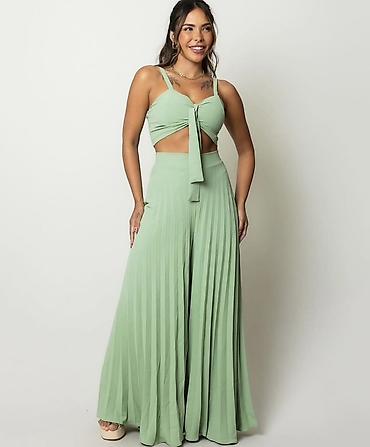 vatromet u obliku srca: 🔥Ženski komplet – top i široke palazzo pantalone
2500 din — 10