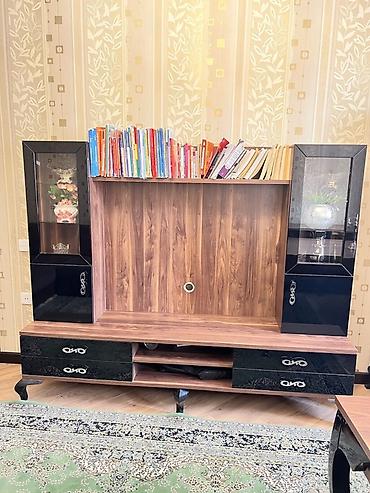 əsyalari: Klassik üslubda qonaq otağı mebel dəsti Dəst tərkibi: - Yemək/çay — 4