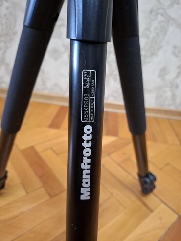 современный письменный стол для школьника: Штатив Manfrotto с трехсекционными ножками и центральной колонной