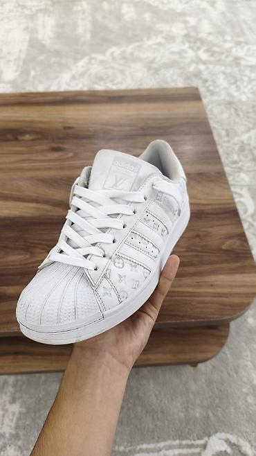 vazol star: Adidas super star 40 azn alınıb 3 4 defe geyinilib razmer uygun — 5