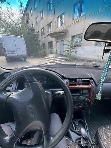 зеркела: Mazda 626: 1997 г., 1.8 л, Кол менен иштөөчү, Седан — 10