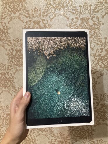 бу стралный: Планшет, Apple, память 64 ГБ, 10" - 11", 4G (LTE), Б/у, Классический цвет - Серый