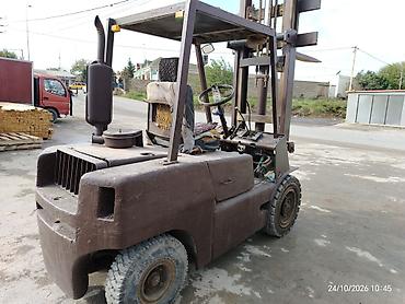 radius təkər evi: Yükqaldıran forklift Texniki təsvir: - Yanacaq: dizel - İdarəetmə — 1