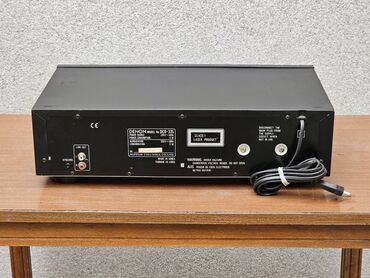 IPod i MP3-plejeri: Denon DCD-335 CD plejer sa daljinskim upravljačem. - Tehnologija: PCM — 2