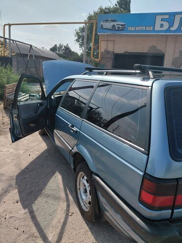 купить двигатель гольф 2 1.8 бензин: Универсал Volkswagen Passat B3 Variant синего цвета. Модель оснащена