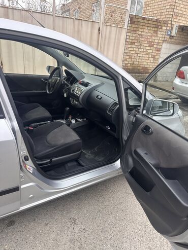 Honda: Honda Jazz: 2006 г., 1.4 л, Вариатор, Бензин, Хэтчбэк — 6