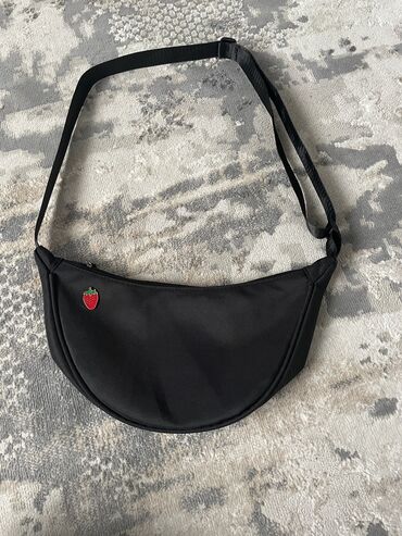 сумка женская маленькая: Сумка маленькая удобная, материал плащека, в идеальном состоянии