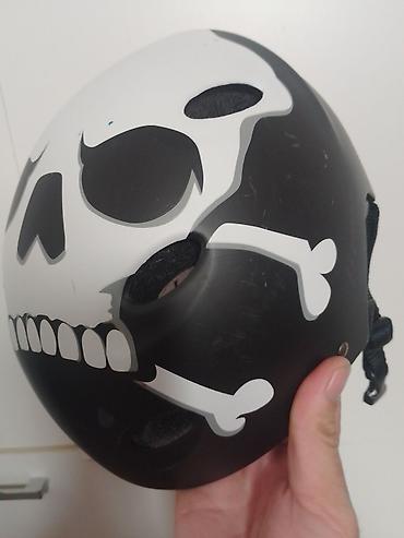 Dodaci za bicikl: Skate/biciklistička kaciga sa motivom lobanje obim 56 cm - Dizajn — 6
