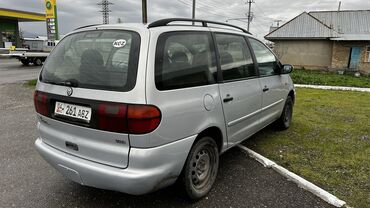 гольф автомобиль: Volkswagen Sharan: 1996 г., 2.8 л, Механика, Бензин