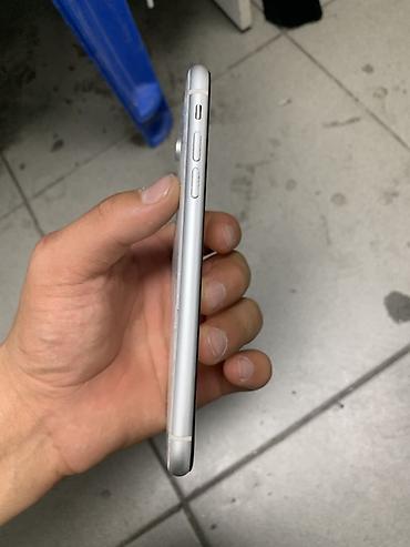реми: IPhone XR, 128ГБ, белый цвет - Экран Liquid Retina (True Tone), Face — 2