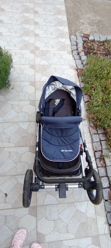prodaja stvari za bebe: Prodajem decija kolica za decaka. Teget plava na lalafo.rs prodaja stvari za bebe: Prodajem decija kolica za decaka. Teget plava