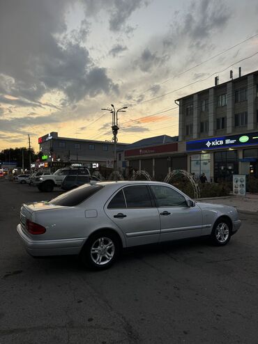 машина мерседес 124: Mercedes-Benz E 230: 1995 г., 2.3 л, Механика, Бензин, Седан