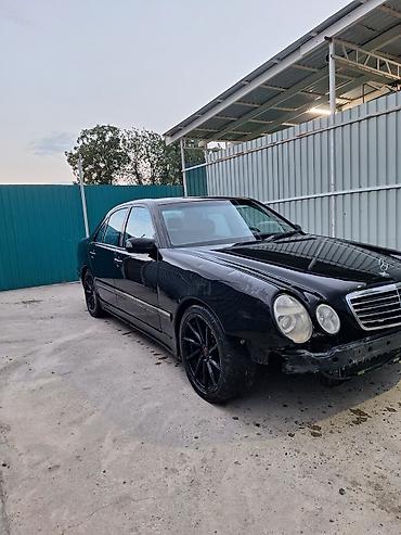 автоком: Mercedes-Benz E-Class: 2001 г., 3.2 л, Автомат, Бензин, Седан — 1