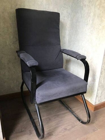 Кресла: Продаю - Кресла . - - - б/у прочные, поролон 10ка можно выбрать