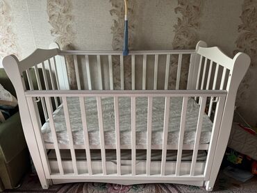 Люльки: Люлька, Б/у, Колыбель, Переноска, Качалка, Дерево, цвет - Белый, Самовывоз
