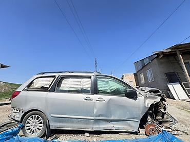 Другие детали кузова: Автомобиль на разбор Кузов: серебристый универсал/минивэн 5 дверей — 7