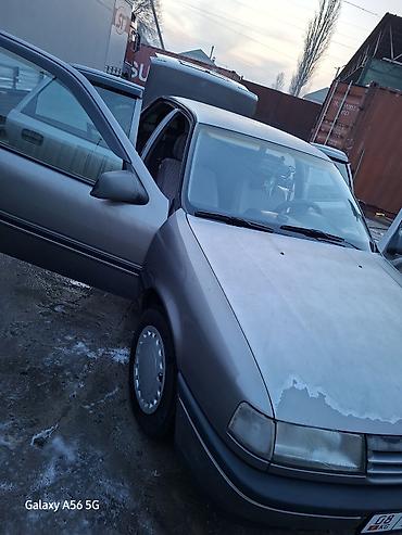 Opel: Opel Vectra: 1989 г., 2 л, Механика, Бензин, Седан — 10