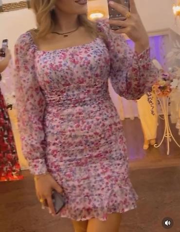 Qadın üçün çiçək naxışlı mini don - Model: kare yaxalı, büzgülü