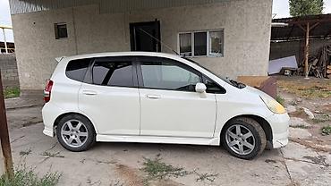 аккорд цена: Honda Fit: 2002 г., 1.3 л, Вариатор, Бензин, Хэтчбэк — 3