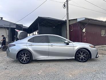 араба ош: Toyota Camry: 2021 г., 2.4 л, Автомат, Бензин, Седан — 2