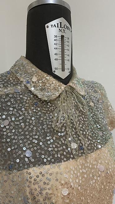 Qadın geyimləri: Elie Saab orijinal parçadan hazırlanmış dizayner modelidir. Açıq pudra — 4