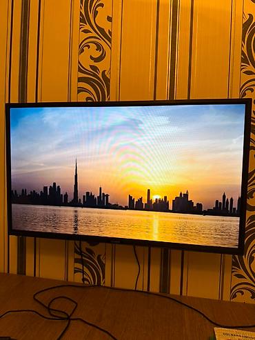 asılqan satışı: Smart televizor, 82 diaqonal, az işlənmişdir, qutusu üstündədir — 2