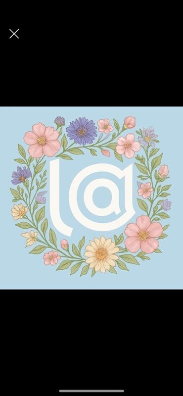 что можно подарить на 8 марта: Декоративный постер с цветочным венком и символом «@» - Формат