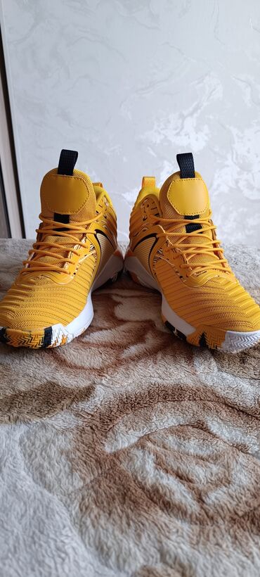 Кроссовки и спортивная обувь: Кроссовки спортивные, ярко‑желтые - Дизайн: динамичный — 2