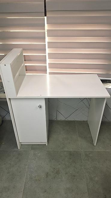 офисный стол ош: Маникюрный стол Продаю удобный и вместительный маникюрный стол в — 1