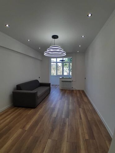 частный дом в бишкеке: 2 комнаты, 55 м², Индивидуалка, 3 этаж, Евроремонт