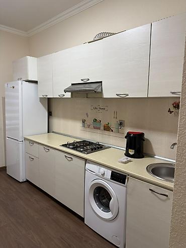 Mətbəx mebeli: **Metbex mebeli 3.30 ölçüde 300 AZN qaz moyka aspirator daxil unvan — 1