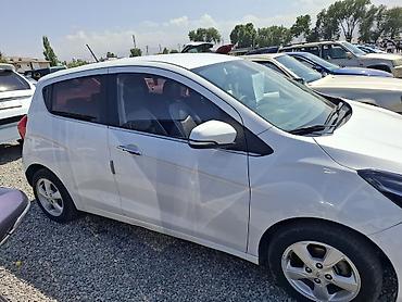 Продажа авто: Chevrolet Spark: 2016 г., 1 л, Вариатор, Бензин, Хэтчбэк — 4
